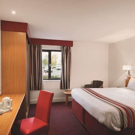 Ramada By Wyndham Cambridge Ξενοδοχείο Fen Drayton Εξωτερικό φωτογραφία