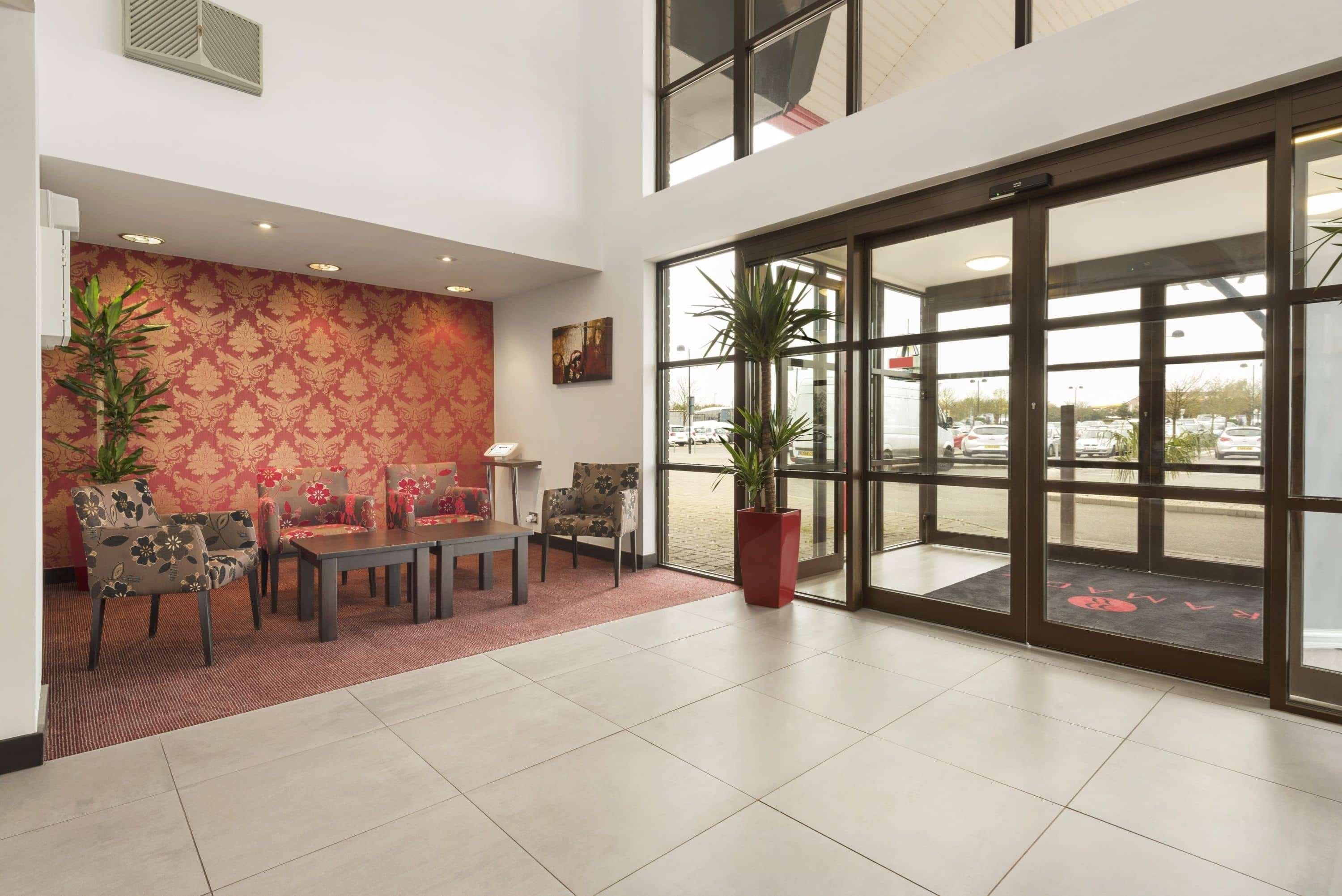 Ramada By Wyndham Cambridge Ξενοδοχείο Fen Drayton Εξωτερικό φωτογραφία