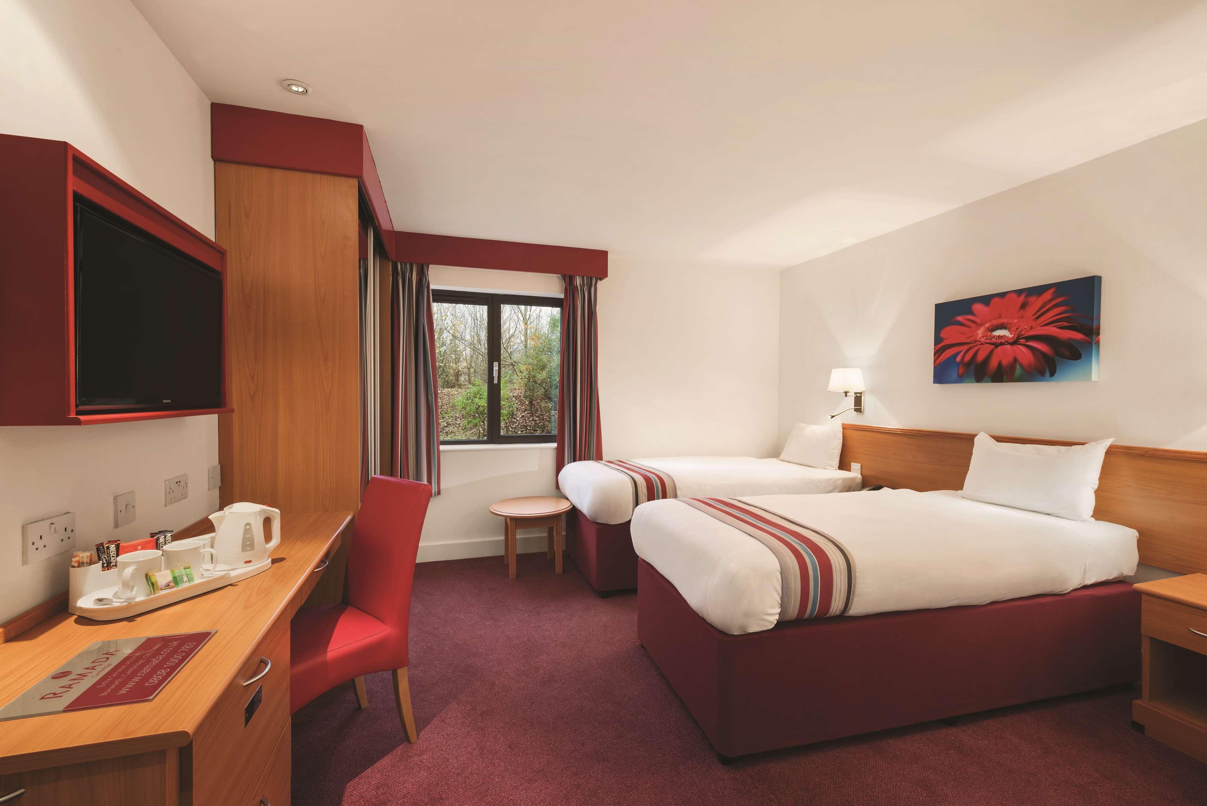 Ramada By Wyndham Cambridge Ξενοδοχείο Fen Drayton Εξωτερικό φωτογραφία