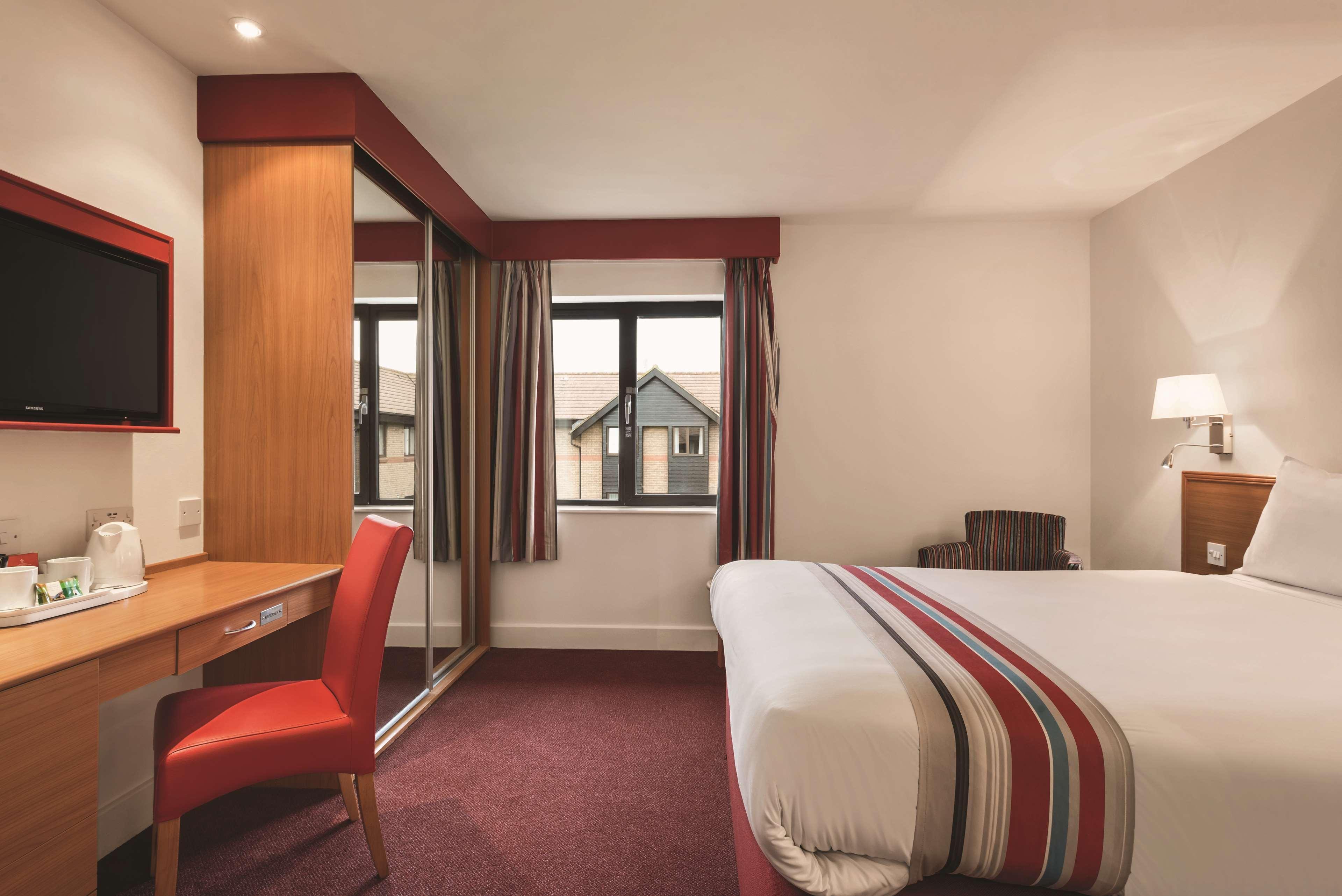 Ramada By Wyndham Cambridge Ξενοδοχείο Fen Drayton Εξωτερικό φωτογραφία