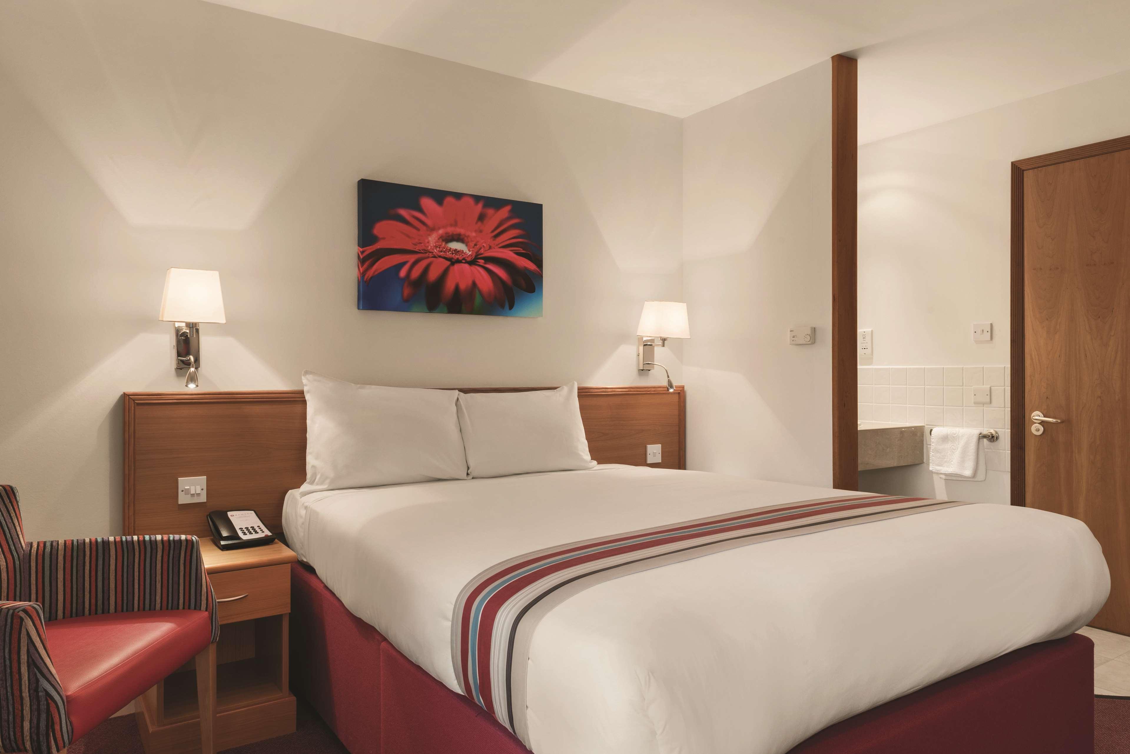 Ramada By Wyndham Cambridge Ξενοδοχείο Fen Drayton Εξωτερικό φωτογραφία