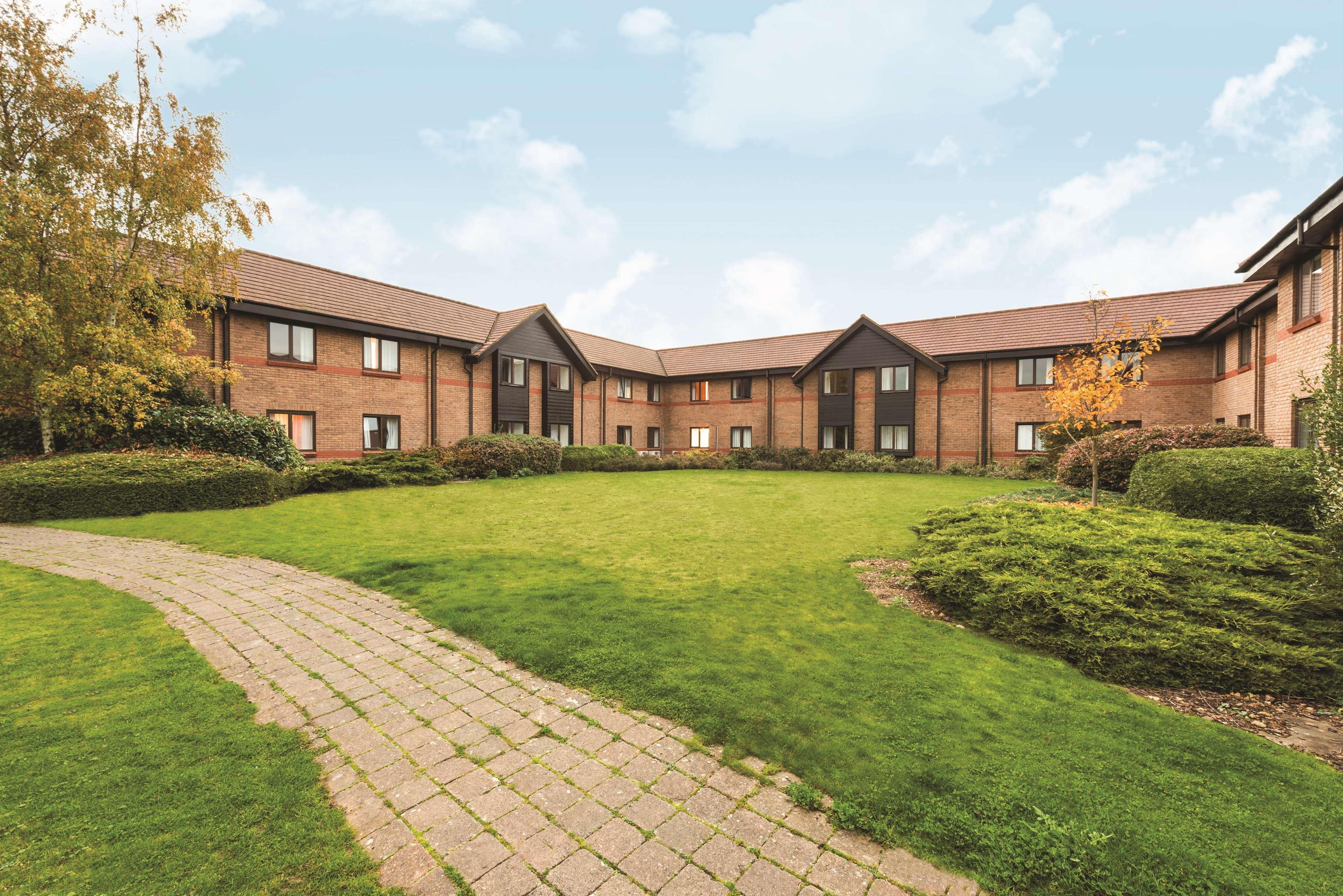 Ramada By Wyndham Cambridge Ξενοδοχείο Fen Drayton Εξωτερικό φωτογραφία